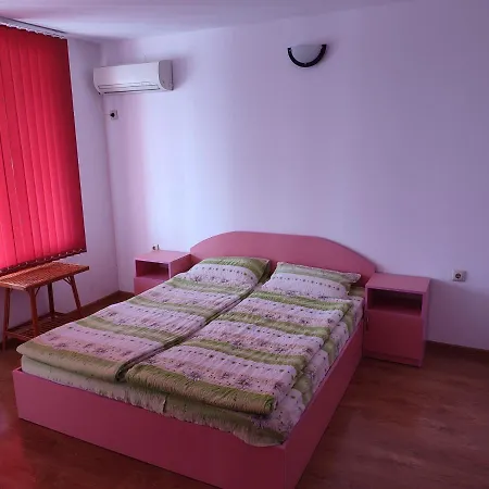 Хотел авалон 2*