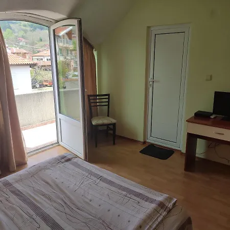 авалон Хотел 2*