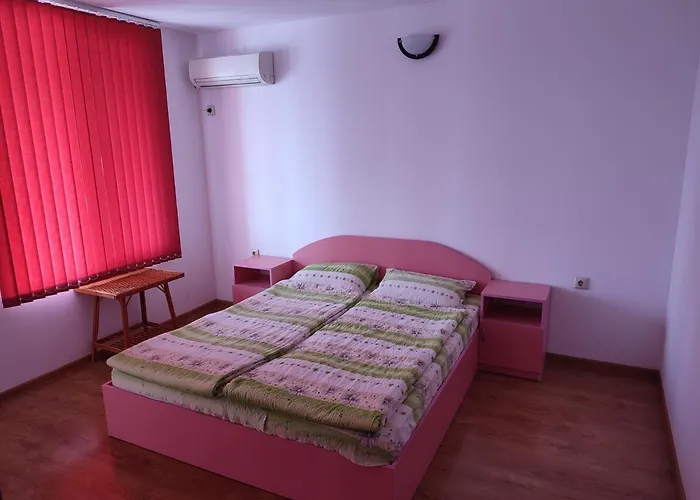 Хотел авалон 2*