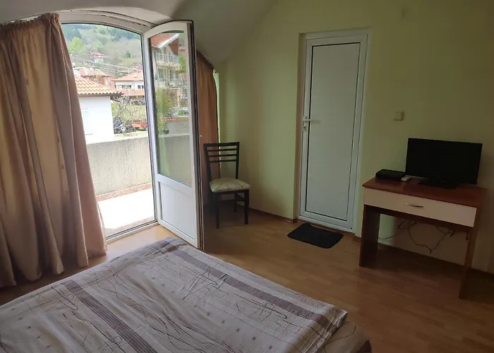 авалон Хотел 2*