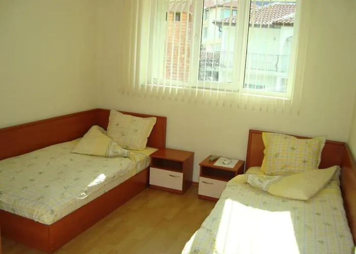 авалон Хотел 2*